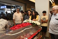 Celebs Pay Last Respects to Superstar Krishna